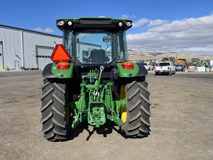 Used 2022 John Deer 5125M Tracteur - Product Image 4