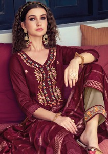 Pantalón Kurti DE TRABAJO bordado de rayón de viscosa elegante de la mejor calidad moderno con Dupatta para adultos exportador y proveedor indio - Product Image 3