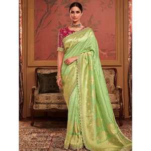 Magnifique sari en soie tissée verte avec chemisier pour robes de bal - Product Image 3