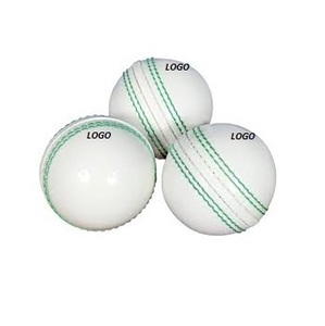 Balle dure de cricket avec logo personnalisé vente en gros de balles de cricket en cuir de qualité supérieure cousues à la main vêtements de sport de quilles - Product Image 1