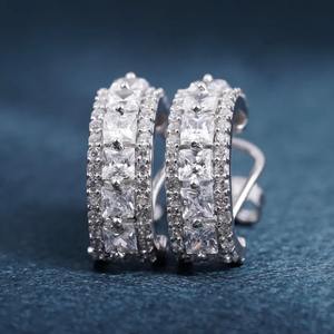 Boucles d'oreilles en argent sterling 925 avec diamant moissanite taille princesse, boucles d'oreilles fantaisie, cadeau pour elle - Product Image 1