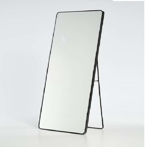 Miroir sur pied en métal d'inspiration industrielle avec un design brut et avant-gardiste pour un miroir sur pied en métal esthétique moderne - Product Image 2
