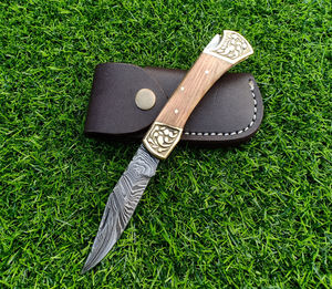 Navaja de bolsillo plegable hecha a mano de acero de Damasco, cuchilla de utilidad de calidad de borde afilado, mango de madera OEM personalizable para todos los días - Product Image 1