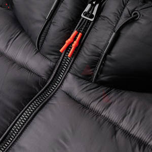 Chaqueta Acolchada Ligera de Lona con Logotipo Frontal Personalizado, de Alta Calidad para Hombre, Temporada de Invierno - Product Image 3