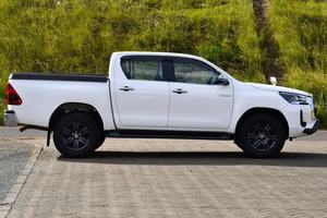 Toyota Hilux Double Cab d'occasion 2020, conduite à droite, toutes options - Product Image 2