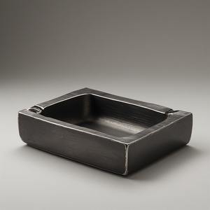 Cendrier à cigares élégant en aluminium de forme ronde, gravé à la main, écologique et durable pour les intérieurs de maison d'inspiration patrimoniale - Product Image 4