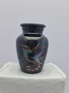 Urna Funeraria de Aluminio Estilo Americano con Diseño de Águila, 220 Pulgadas Cúbicas, de Brassworld India - Product Image 3