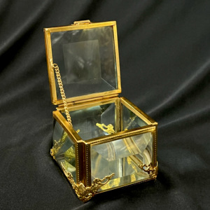 Boîtes de rangement de bijoux en laiton de verre de cristal nordique moderne de luxe avec jantes de concepteur de taille personnalisée Mini verre biseauté d'or - Product Image 2