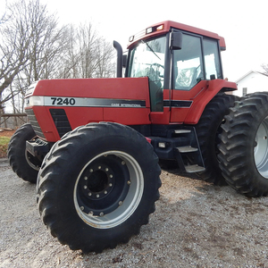 มีรถแทรกเตอร์การเกษตร Case IH 7240 - Product Image 1