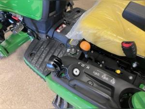 Cortacésped a gasolina de 2 tiempos John Deere Industrial DIY - Potente tractor cortacésped con control remoto John Deere Industrial - Product Image 6