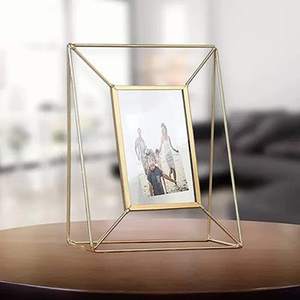 Cadre photo rectangulaire décoratif en laiton avec verre épais et métal doré élégant, parfait pour les présentoirs de table de mariage - Product Image 6