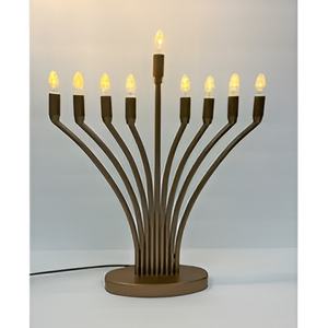 Elegante Menorah pulida brillante de latón, Menorah de diseño de lujo para accesorios de vajilla, portavelas a precio atractivo - Product Image 4