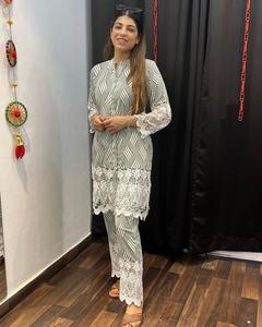NEW DESIGNER PARTY WEAR HEAVY GEORGETTE DIGITAL PRINT TOP-PENT at WHOLESALE PRICE WITH PREMIUM QUALITY MATERIAL - Product Image 2