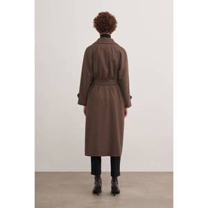 Manteau trench en laine marron à double boutonnage avec bordure en fourrure et imprimé - Product Image 6