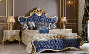 Juego de dormitorio de madera modelo turco Merryana con tallados de lujo - Product Image 2