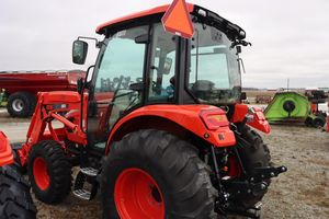 Tracteur agricole diesel Kioti RX7340, hydraulique robuste, conception économe en carburant pour une utilisation agricole quotidienne. - Product Image 5