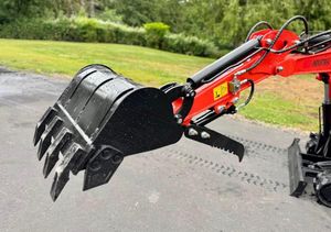Mini-excavatrice KX033-4 de 3 tonnes avec une capacité de godet de 0,12 m³ à vendre - Product Image 5