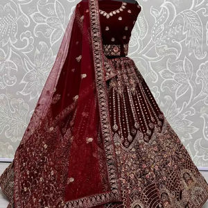 Belle Fleur Brodée Designer Mariée Lehenga Choli Avec Double Dupatta - Product Image 1