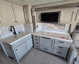 Autocaravanas Económicas 2023 2024 2025, Fleetwood Bounder Clase A Premium, Las Mejores Ofertas y Ahorra en Grande - Product Image 5