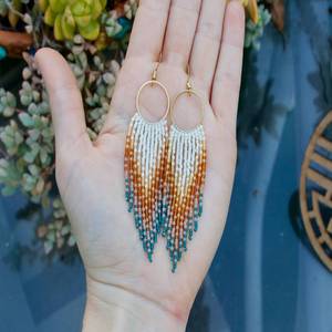 Pendientes Largos de Latón con Cuentas de Piedra Hechos a Mano, Diseño de Semillas, para Mujer, Ideales para Bodas, Fiestas y Mehendi - Product Image 1