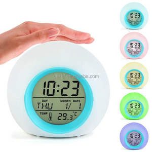 Calendario perpetuo colorido de <span class=keywords><strong>Amazon</strong></span> de Venta caliente para el despertador LCD luminoso de la atmósfera de la cabeza de la cama de los niños - Product Image 4