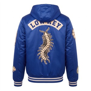 Chaqueta Bomber con Capucha de Satén para Hombre, Azul Rey, Crema, Parche de Chenilla con Diseño de Centípedo, Forro Sublimado, Logotipo Personalizado OEM - Product Image 2