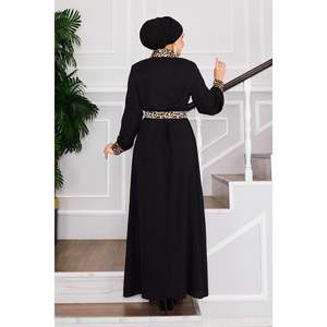 Robe Hijab noire à col chemise à motif léopard Style décontracté - Product Image 3
