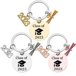선물 졸업 키 체인 2023 년 졸업 매력 펜던트 열쇠 고리 내 이야기는 막 시작 금속 열쇠 고리 영감 선물