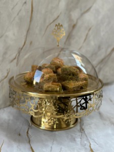 Bandeja Decorativa de Aluminio con Caligrafía Árabe Dorada y Tapa de Vidrio para Ramadán, Uso en Ocasiones Especiales del Eid, de la India - Product Image 4