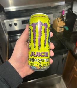 Boisson Énergisante Monsters Energy Juice Voodoo Grape au Goût Frais 473 ml en Canette – Boisson Énergisante Gazeuse Rafraîchissante pour Supermarchés - Product Image 6