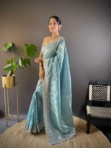 Sari de Diseño para Fiestas con Bordado de Secuencia Codificada - Product Image 4