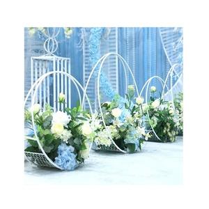 Pièce maîtresse en fer de couleur blanche de conception tendance avec la pièce maîtresse de mariage de taille personnalisée de la meilleure qualité en vrac - Product Image 3