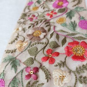 Lacets de travail en fil brodé sur mesure avec options multicolores en fil floral brodé de 2.5 pouces de largeur - Product Image 3