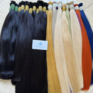 Vente en gros de cheveux vietnamiens alignés avec des cuticules vierges non transformées Cheveux humains bruts doux en vrac avec des styles afro crépus à vagues profondes - Product Image 3