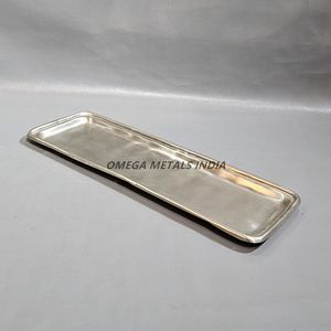 Encantadora bandeja larga de color beige con patrones caprichosos de pan de jengibre, ideal para servir aperitivos y animar cualquier ocasión - Product Image 3