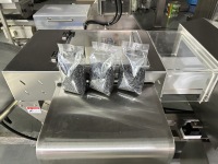 Machine d'emballage verticale automatique haute productivité pour le pesage et le scellage des noix de cajou, en acier inoxydable, avec film/plaque plastique