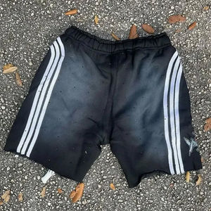 Short en jean imprimé personnalisé pour hommes Short en jean double vintage taille haute respirant avec strass en cristal léger pour hommes - Product Image 3