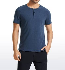 Camiseta ligera de calidad superior de la mejor calidad para hombre, último diseño, precio bajo, cuello redondo con botón de manga corta más cerca - Product Image 3