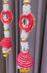 Guirlande florale traditionnelle en miroir avec glands en cône doré et rouge pour décor de festival et de mariage Guirlandes de perles Mogra - Product Image 2