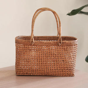 Nouveaux sacs à main en rotin pour filles, de bonne qualité, sacs à bandoulière et sacs à main tressés. - Product Image 5