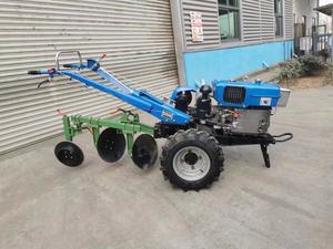 Compre un Cultivador Rotatorio de 22 HP Barato, Mini Tractor de Mano con Motor de 2 Ruedas Motrices para Agricultura - Product Image 5