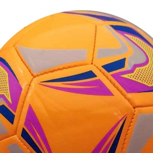 Tech Industries Ballon d'entraînement de football Matériau PU à des fins d'entraînement avec un design personnalisé et un logo personnalisé - Product Image 2