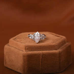 Anillo de compromiso de lujo chapado en oro macizo de 14KT, 2,0 CT, corte Marquesa, Diamante cultivado en laboratorio, elegante anillo de regalo clásico, certificado IGI - Product Image 1