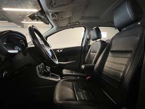 F E-s-c-o-r-t Titanium FWD Premium 2020, voiture d'occasion en excellent état - Product Image 3