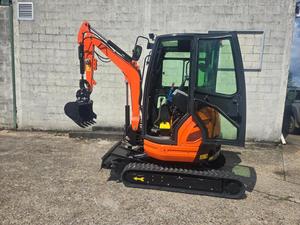 Livraison gratuite HH20 Mini-excavatrice à cabine de 2,0 tonnes |   Auvent ouvert |   19 kW Diesel |   Profondeur de creusement de 2,06 m |   Pilote hydraulique |   Chenilles en caoutchouc - Product Image 5