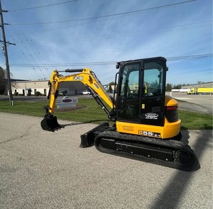 Mini-excavatrice JCB durable de 12 tonnes avec godet de 1,43 m, moteur haute puissance, pompe, boîte de vitesses, haute efficacité, livraison rapide, garantie de 3 ans - Product Image 1