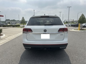 Gran Oferta, Excelente Estado: Volkswagen Atlas V6 SE 4Motion 2022 con Tecnología, Listo para Enviar - Product Image 3
