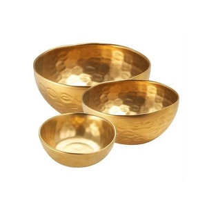 Bol de service en acier inoxydable pur avec finition dorée pour un usage domestique - Product Image 2