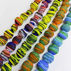 Cuentas de vidrio de precio más bajo para lámpara de joyería Trabajo Multi en vidrio multicolor Oval 10x12mm Cuentas de vidrio de la India - Product Image 4