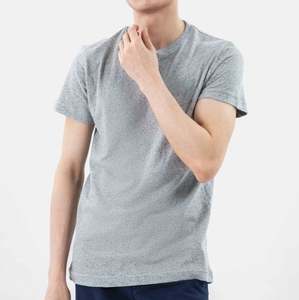 เสื้อยืดผู้ชายผ้าฝ้าย 100% พิมพ์ลายโลโก้ตามสั่ง ทรงหลวม ระบายอากาศดี สไตล์ลำลอง บริการ OEM เสื้อผู้ชายแบบกำหนดเอง - Product Image 1